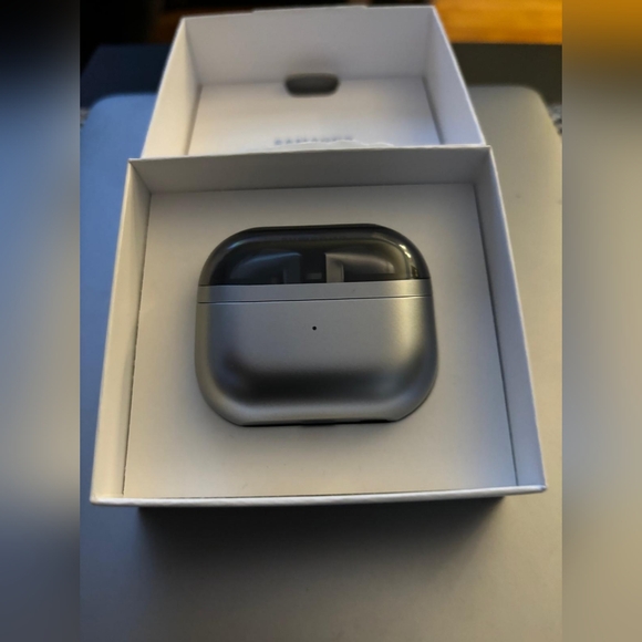 Samsung Galaxy Buds3 en Argent oreillettes neuves - Picture 10 of 10